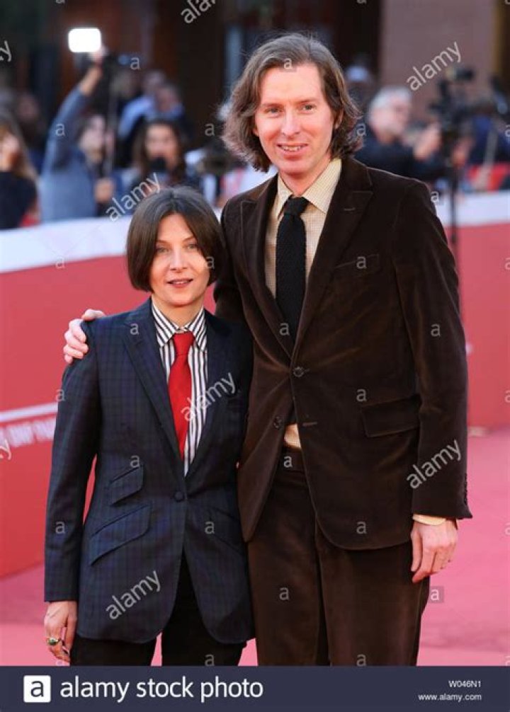 Donna Tartt 2023 Boyfriend, net worth, tattoos, smoking & body