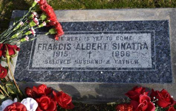FRANK SINATRA DIED ON MAY 14,1998 (82 YEARS) Historical newspaper
