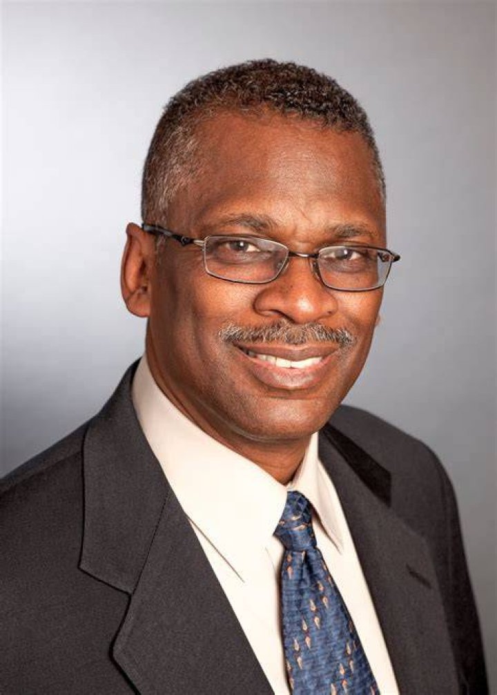 Lonnie Johnson (1949 ) &bull;