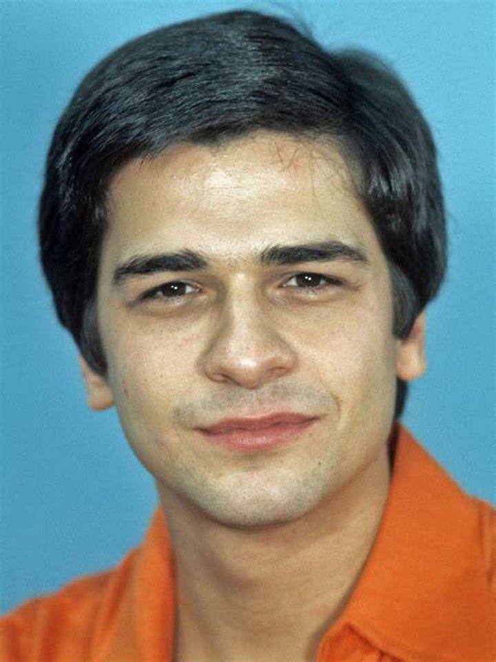 Mark Shera Profile Images — The Movie Database (TMDB)