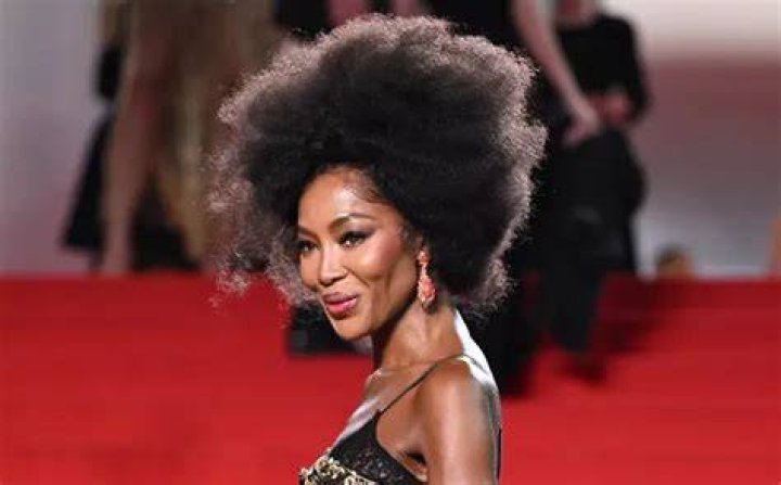 Naomi Campbell Was a Voluminous Vision in Green at London Fashion Week