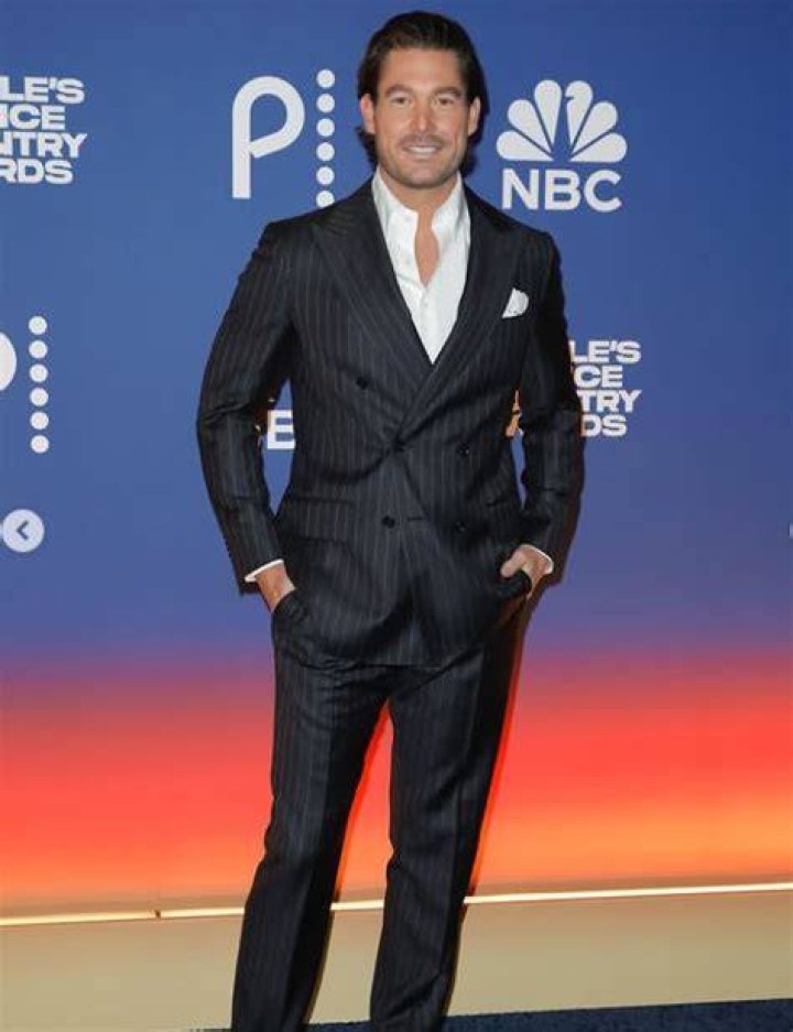 Unveiling Craig Conover's Height In Feet
